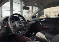 Audi A1 Sportback 1.2 TFSI Ambition| Navigatie| Boordcomputer| Parkeersensoren| VOL| Stoelverwarming| BLACK edition| Regensensor|