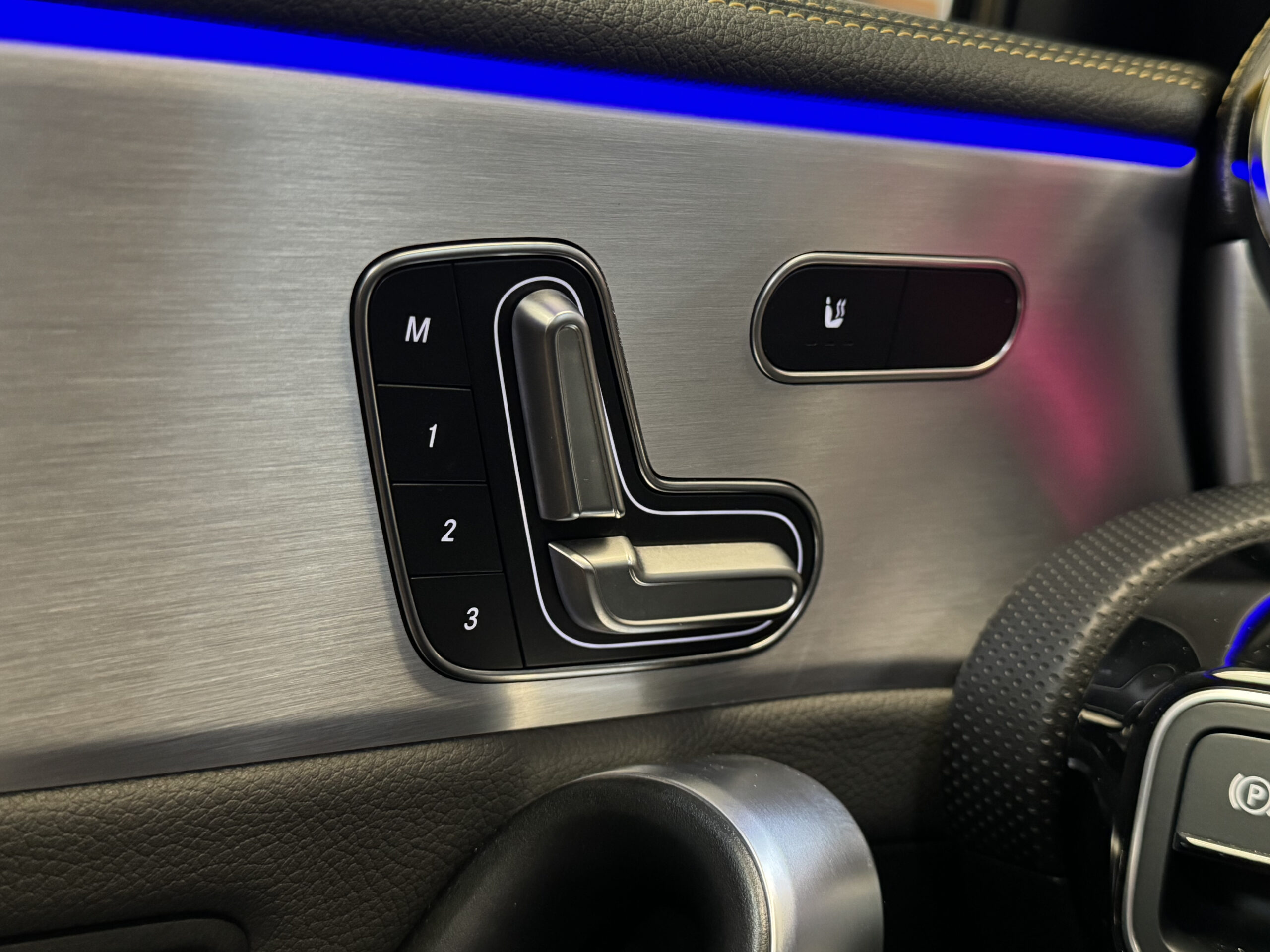 Mercedes-Benz A-klasse AMG 45 S 4MATIC+ | Yellow Edition |Panoramadak |Sfeerverlichting | Kuipstoelen| 421PK |