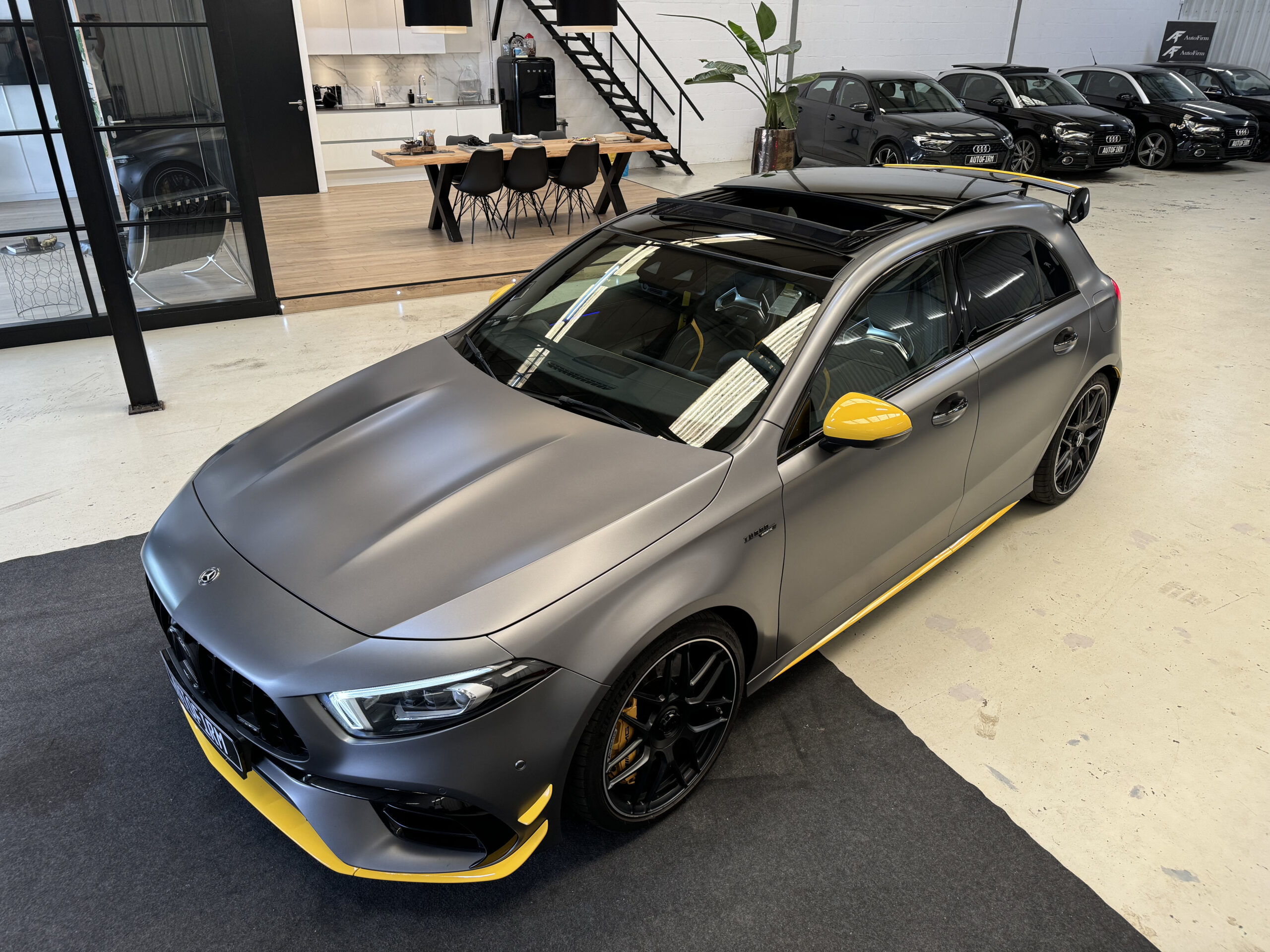 Mercedes-Benz A-klasse AMG 45 S 4MATIC+ | Yellow Edition |Panoramadak |Sfeerverlichting | Kuipstoelen| 421PK |