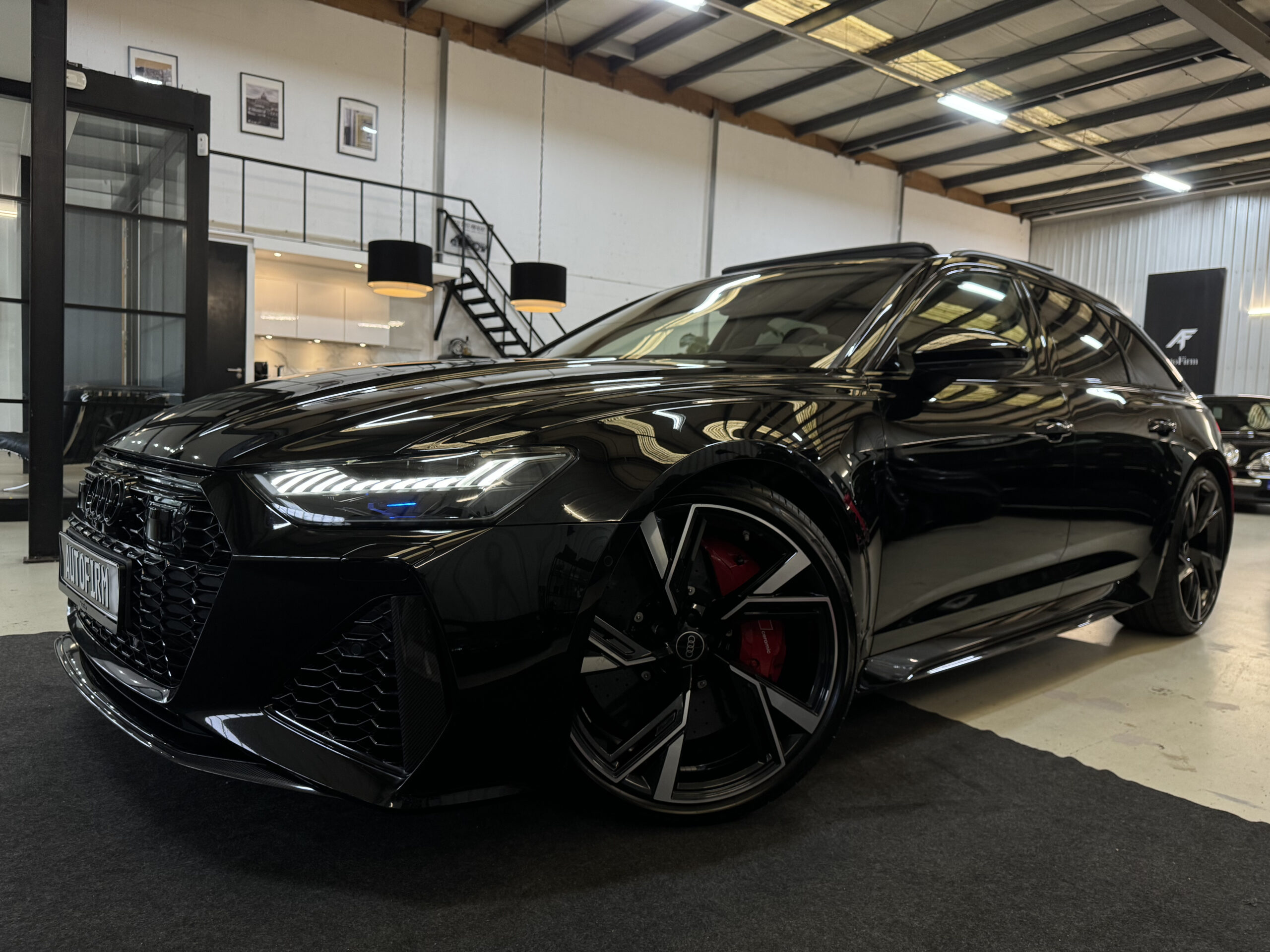 Audi A6 Avant RS 6|Keramisch|Panoramadak|Carbon Exterieur|600PK |