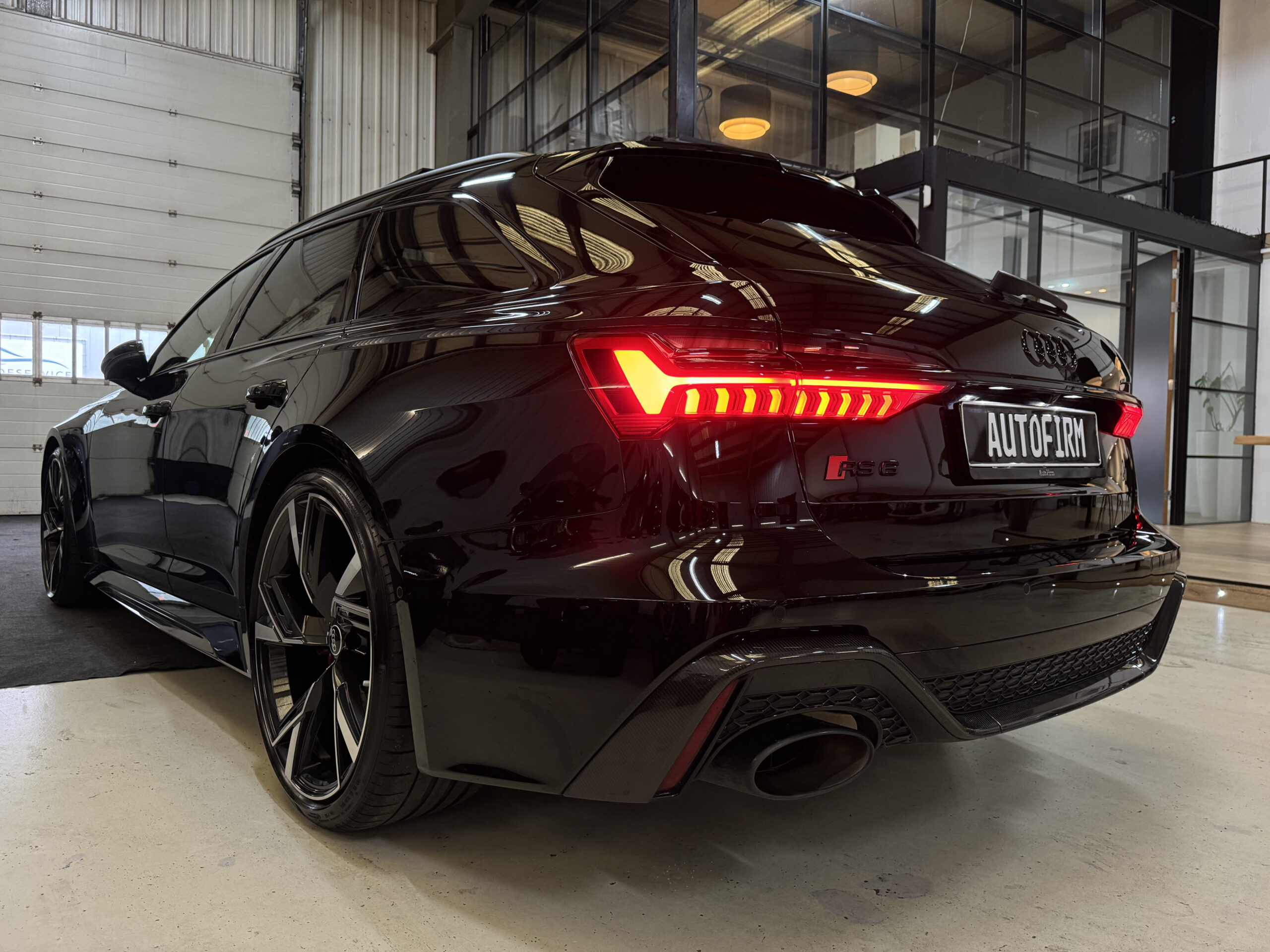 Audi A6 Avant RS 6|Keramisch|Panoramadak|Carbon Exterieur|600PK |