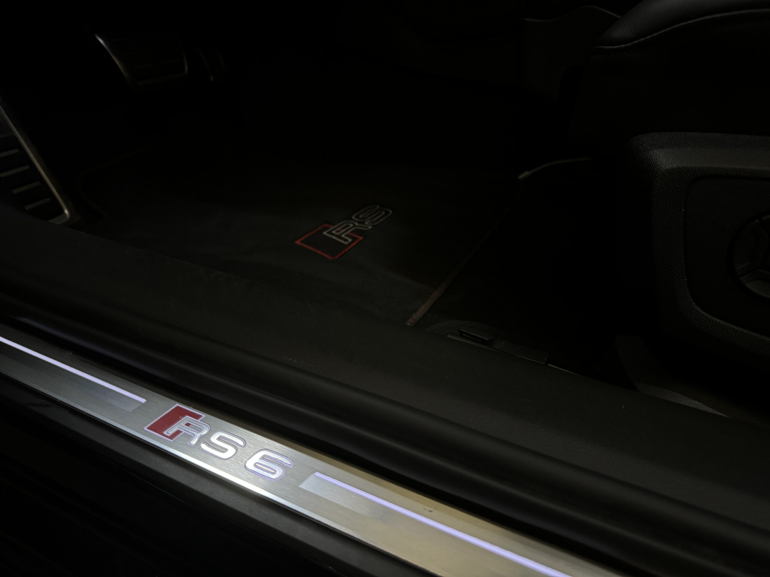 Audi A6 Avant RS 6|Keramisch|Panoramadak|Carbon Exterieur|600PK |