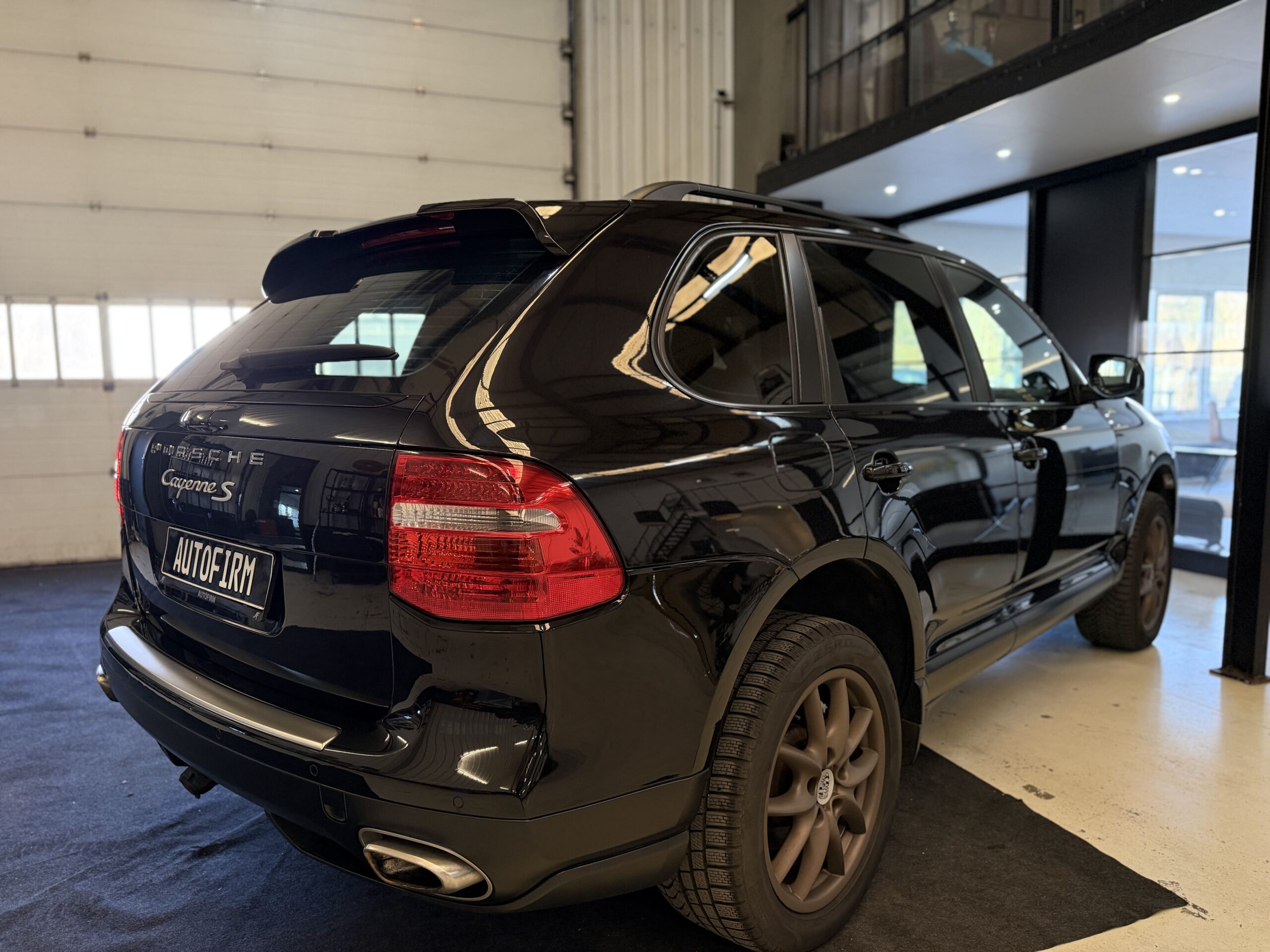Porsche Cayenne 4.8 S 385PK Automaat Dealer Onderhouden Panoramadak Achteruitrijcamera Bose Leder Bekleding