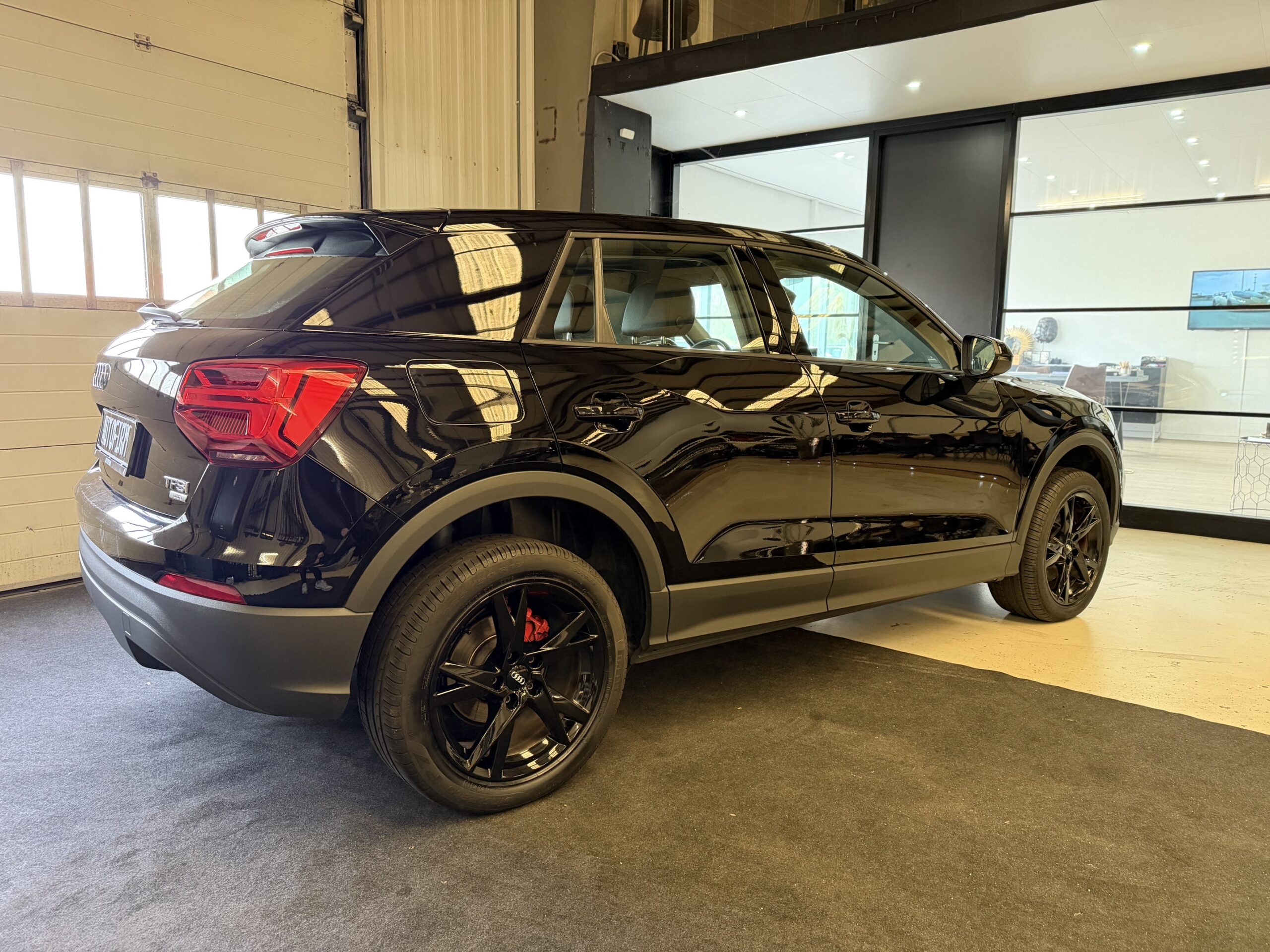 Audi Q2 1.0 TFSI 116PK Design Black Edition Dealer onderhouden Garantie mogelijk ACC Cruise control 17′ LM